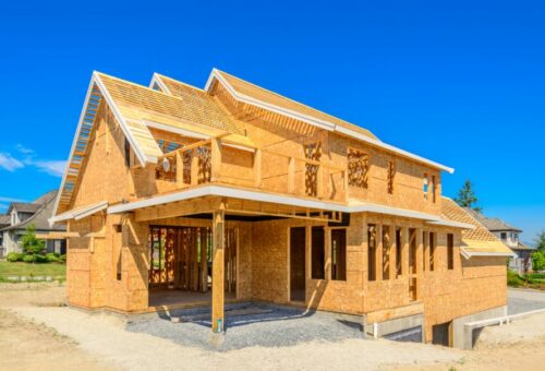 正在建造的新住宅的建筑围护结构